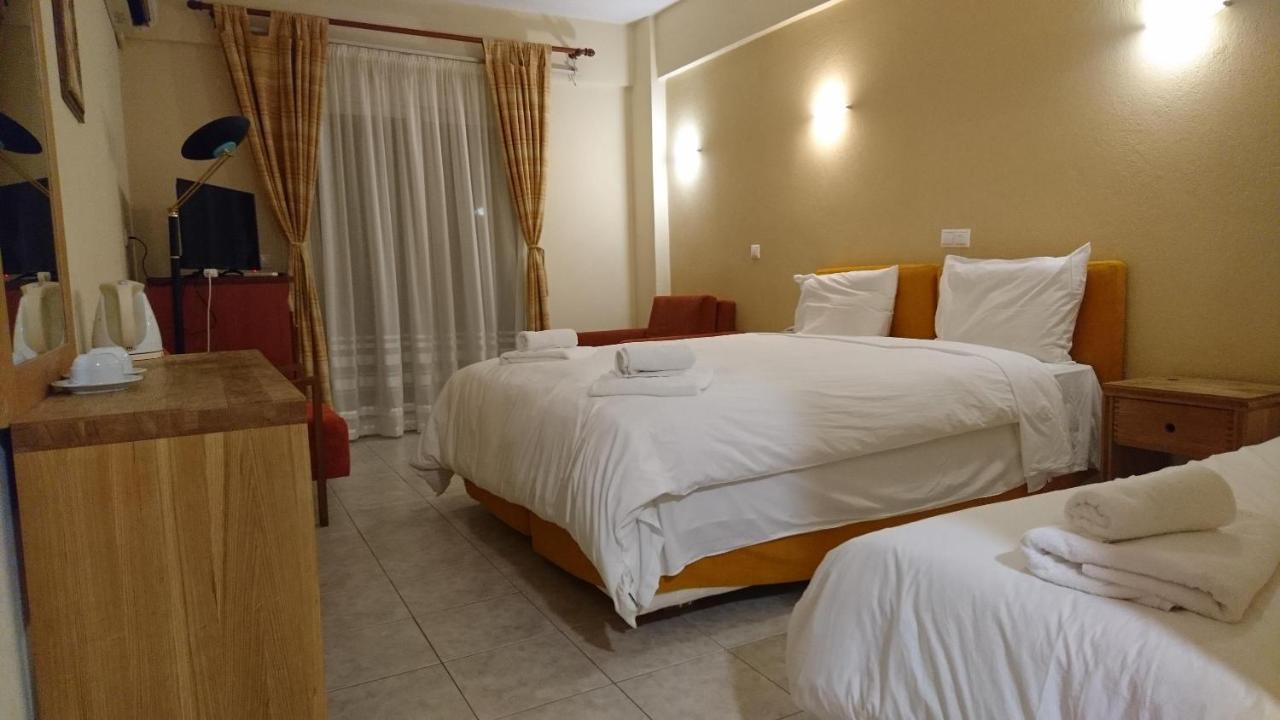 Porto Vistonis Hotel Lagos Ngoại thất bức ảnh